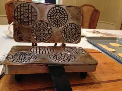 From starry skies descending – The Christmas Cookies